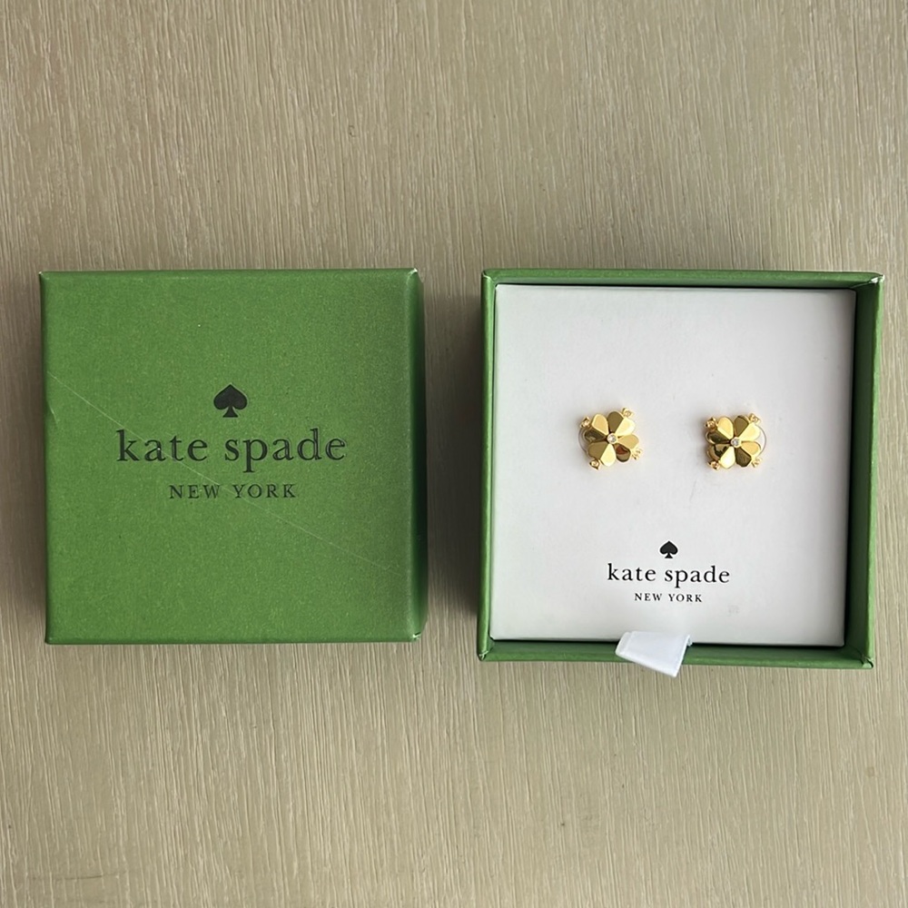 New with tags! Kate Spade Clover Logo Earrings
